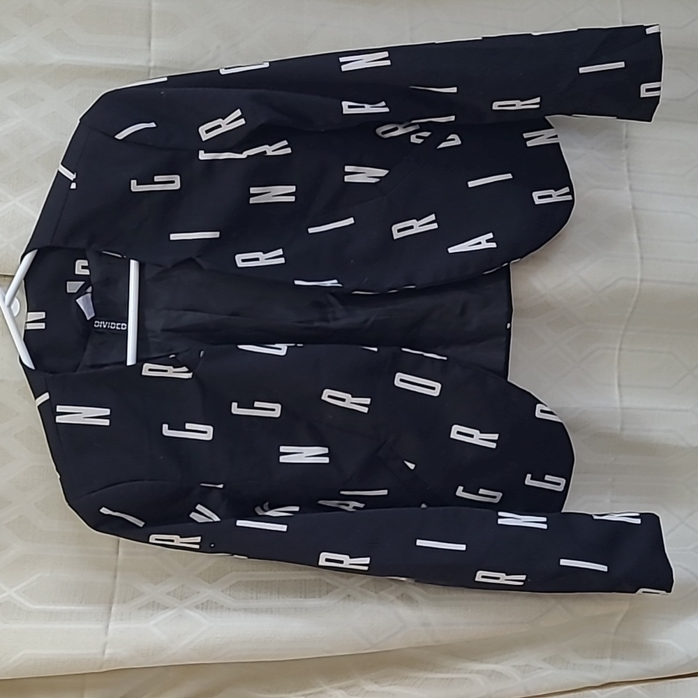 H&M Divided Black and White Graphic Women's Jacket Size US 4